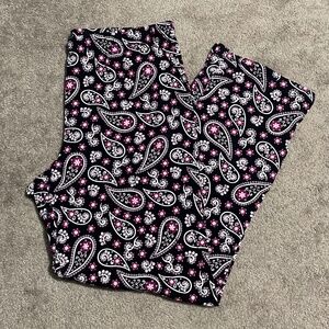 5 for $20: Secret Treasures paisley pattern leggings